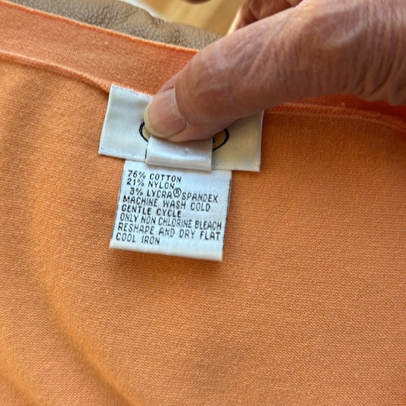 Talbots Lightweight Peach V-Neck Sweater. Size MEDIUM. - Picture 4 of 4